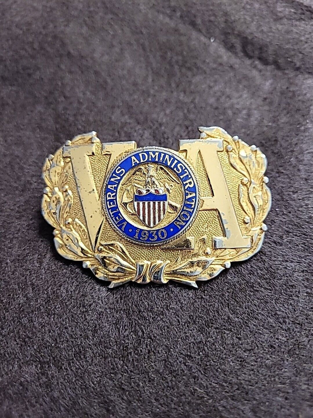rare 1930 veteran\'s administration hat Badge