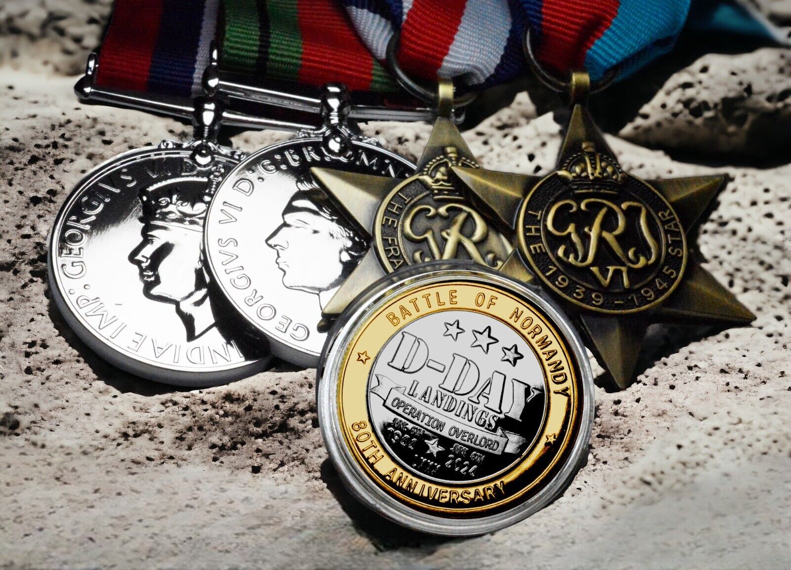D-DAY LANDINGS 80th Anniversary Commemorative Coin & WW2 Campaign Medal Set.
