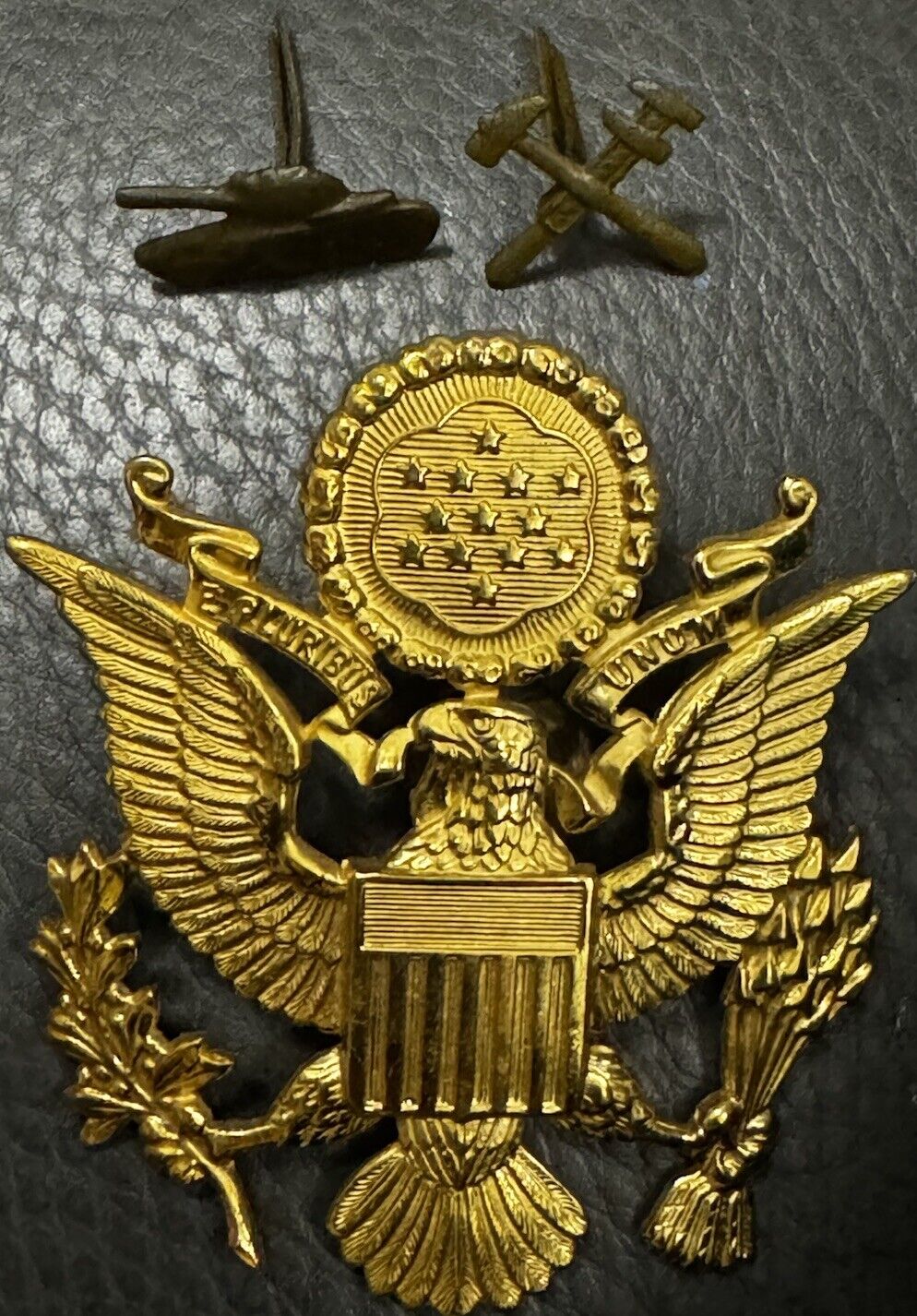US ARMY Officer Hat EAGLE BADGE Insignia + 2 Steel Pronged Tank & Hammer Wrench