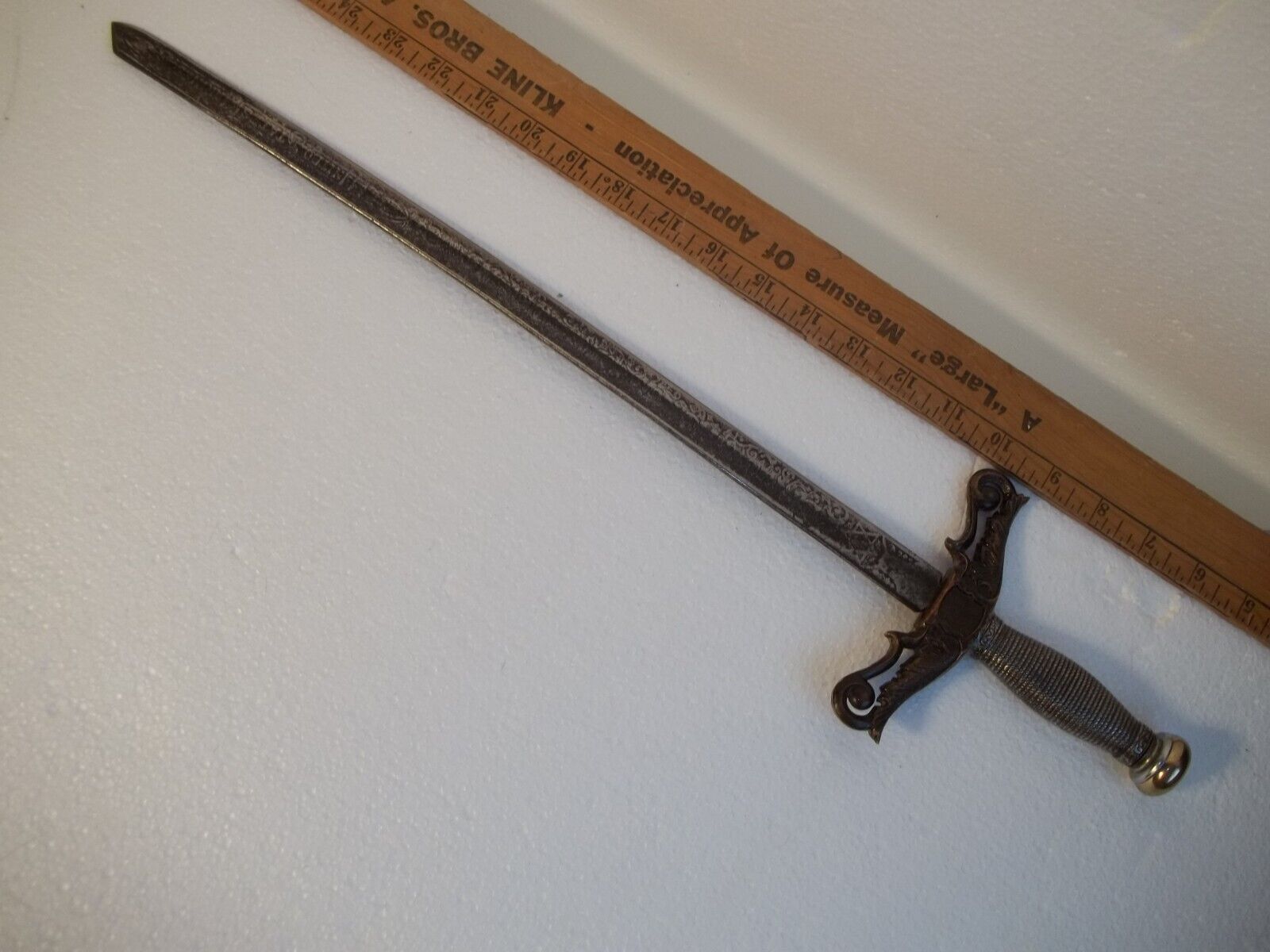 Antique US Marine Corps trench sword wwII era? named theater knife Masonic USMC