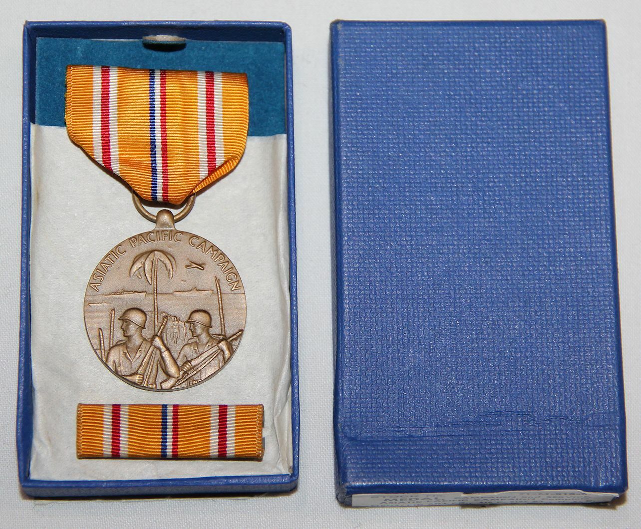ORIGINAL NEW IN BOX FULL SIZE, WWII ASIATIC-PACIFIC CAMPAIGN MEDAL W/ RIBBON BAR