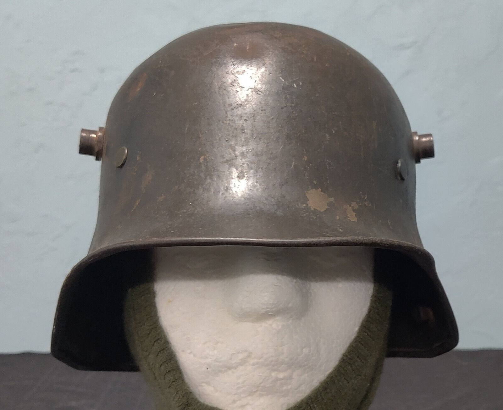 Genuine WW1 German Stahlhelm Helmet - E.T. 64