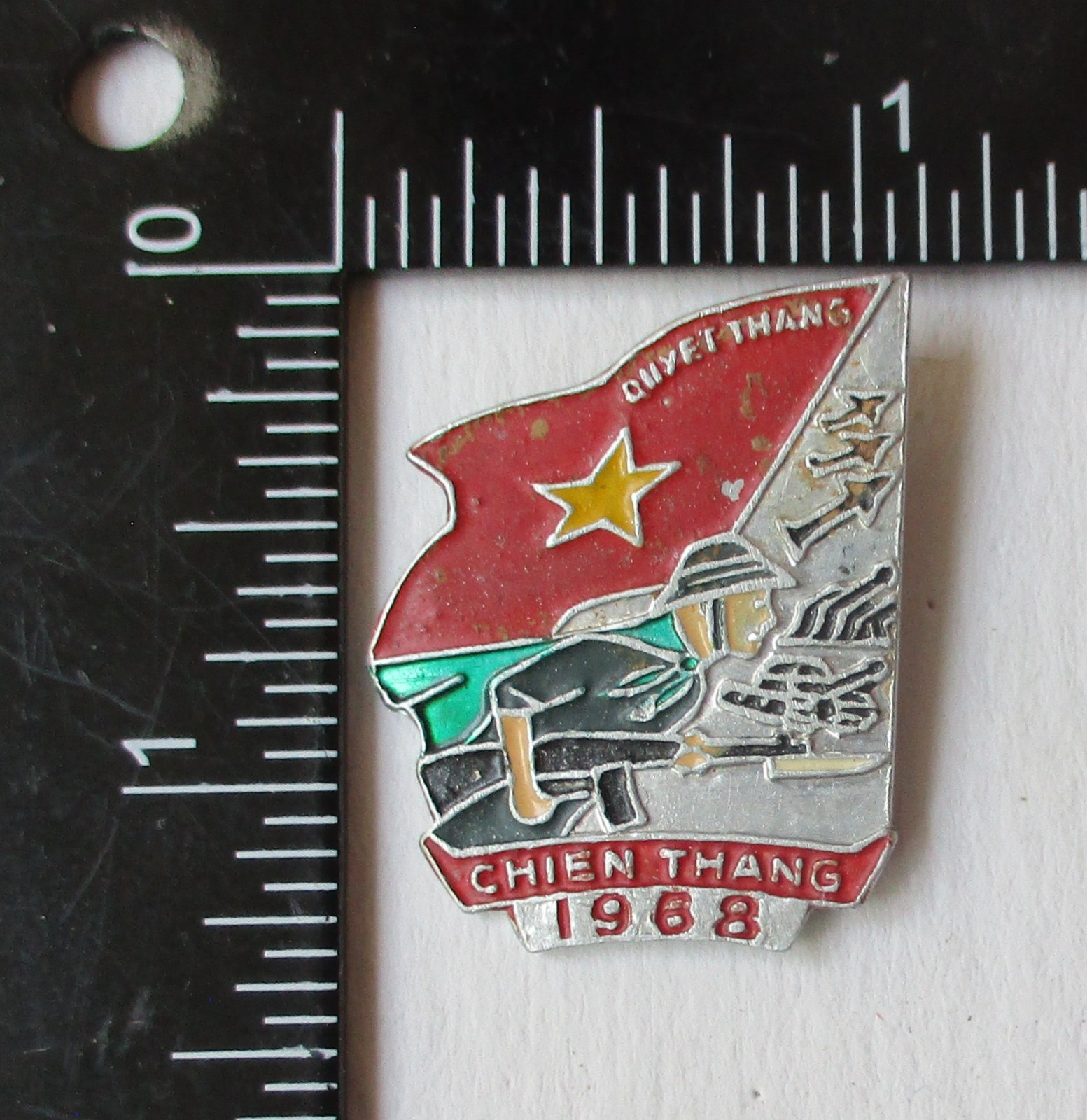 Vietnam War 1968 Tet Offensive Viet Cong PAVN Chien Thang Badge Victory Pin