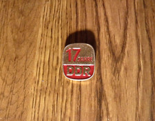 DDR GERMAN 17 YEARS GERMAN DEMOCRATIC REPUBLIC PIN BADGE (M61)