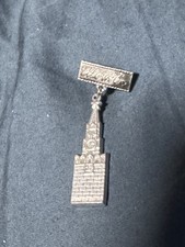 VTG Moscow Kremlin propaganda communism Pin Badges Russian Soviet USSR Vintage