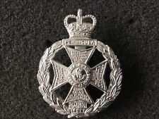 THE ROYAL GREEN JACKETS REGIMENT Cap Badge - British Army - Queen’s Crown picture
