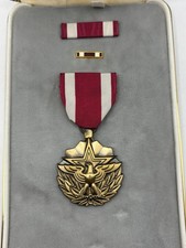 US Military Meritorious Service Medal Set In Presentation Case Ribbon Lapel Pin