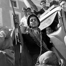 WW2 Photo WWII Italian Partisan with Rifle Rome Italy 1944  World War Two / 1421