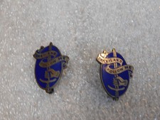 Pair Distinguished Insignia U.S. Army Infantry School Pin Badge