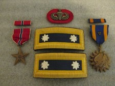 VIETNAM US ARMY AIRBORNE LT. COLONEL STRAPS + BRONZE STAR + AIR & PARATROOPER