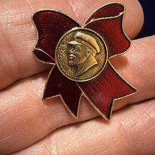 Soviet Russian LENIN Portrait & Red Bow Communist Pin Badge ORIGINAL USSR issue