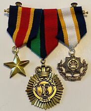 Commemorative Medals T.E. 1993 Triple Ribbons Bar 3 Gold Tone picture