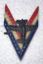 WWIl Victory pin Red White blue picture