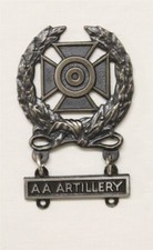 Army Shooting Badge 1142 - Expert w/AA ARTILLERY bar - clutch back