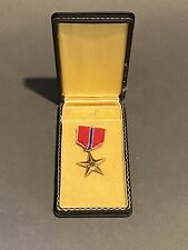 Authentic WWII WW2 Bronze Star Medal in Presentation Box Vintage picture