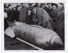 1941 German 3500 Pound Bomb Found East Anglia England Original 7x9 News Photo