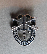 U.S. Army Special Forces Distinctive Unit Insignia (DUI) - Military Pin Badge