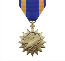 GENUINE U.S. FULL SIZE MEDAL: AIR MEDAL picture