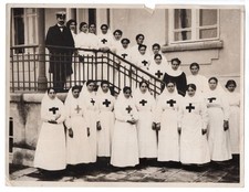 WWI Red Cross Nurses Outside Hospital in Sofia Bulgaria Original News Photo