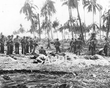Marines dig graves to bury their Dead on Bougainville WWII WW2 8x10 Photo 67c