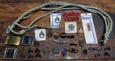 Vietnam - 1980s vintage US Army aiguillette uniform rank & insignia pins wings