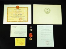 Vietnam Friendship Medal w/ Document 1977 for a Polish General RARE (8745)