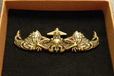 NUMBERED USS HELENA SSN-725 BRASS "HELLFISH" SUBMARINE BADGE W/RED EYES