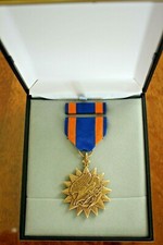 USN US I/A NAVY & FLEET MARINES UNISSUED CASED USAF AIR FORCE AIR MEDAL SET 34B