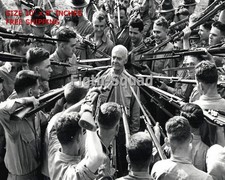 WW2 8x10 Photo Outgunned Gun Shooter Bizarre Strange War Time Vintage O7716