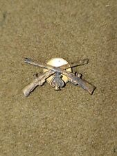 WWII US Army 138th Field Artillery Unit Pin SCREWBACK picture