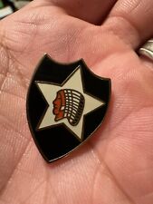 US ARMY 2nd Infantry Division Pin Hat Lapel Chief Insignia Shield Star 1