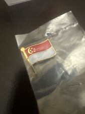 Singapore Flag magnetic shirt pin picture