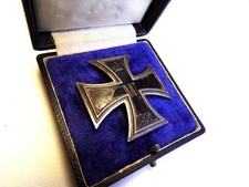 ✚WW1 German Iron First Class w/Blue Velvet Case Maker Marked with Square (4232)