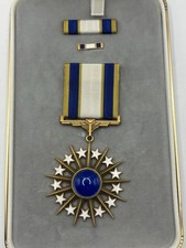 Official US Air Force Distinguished Service Medal DSM Cased Set