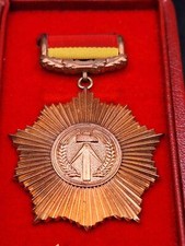 GDR VVO Patriotic Order of Merit bronze badge militaria in case