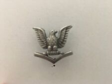 US NAVY 3RD CLASS CROW RIGHT HAT PIN picture