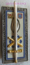 IN21856 - Badge School Of Specialization Of Equipment, Gray Background, 2 Hooks