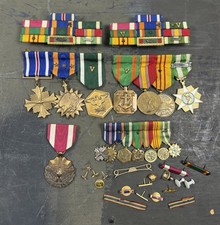 Vietnam Era US Distinguished Flying Cross Air Medal Grouping Ribbons Miniatures