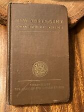 VINTAGE NEW TESTAMENT BIBLE WWII WITH INSCRIPTION BY PRES. FRANKLIN ROOSEVELT picture