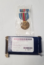 US Global War on Terrorism (GWOT ) Service Medal 2 Piece Set New in Box 5402