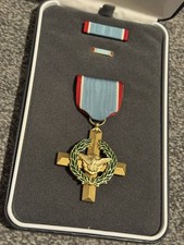 United States Air Force Distinguished Service Cross with bar and pin unissued 