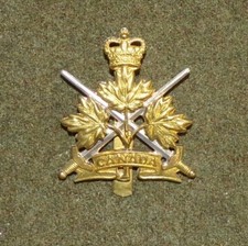 Original post-53 Royal Canadian Army General Service List Q/C BiMetal Hat Badge