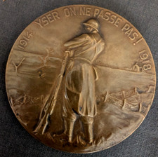 Original Antique Bronze Belgian Commemorative Table Medal for Battle of Yser