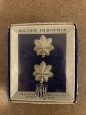 military pins and badges