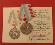 Soviet Russian LABOR VETERAN Medal w ORIGINAL 1988 DOCUMENT to Moscow Woman A+