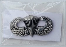 GENUINE U.S. ARMY BADGE PARACHUTE  SILVER OXIDIZED