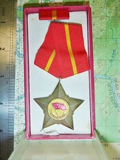 Original Box & Viet Cong MEDAL - Soldier of Glory - SE VANG - Vietnam War - xxxx