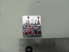 RUSSIAN SOVIET CCCP SMALL LAPEL PIN BADGE MOSCOW KREMLIN