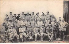 Military - No. 77530 - Group Of Soldiers With A Little Girl In The Middle - Cart