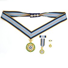 Cased US Space Medal of Honor – Neck Ribbon Version – Museum Replica